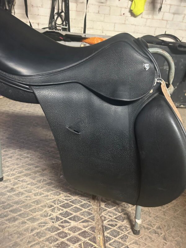 Nick Dolman Dressage Saddle - Image 2